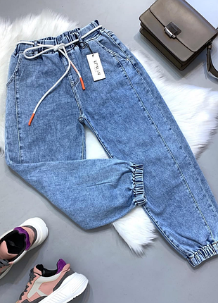 Жіночі джинси
