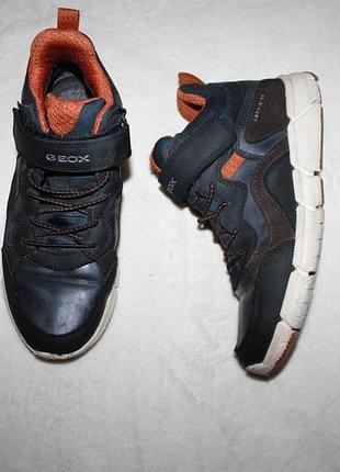 Ботинки фирмы geox 35 размера по стельке 22,5 см.