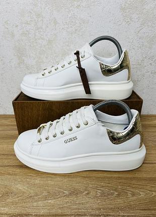 Кросівки guess
