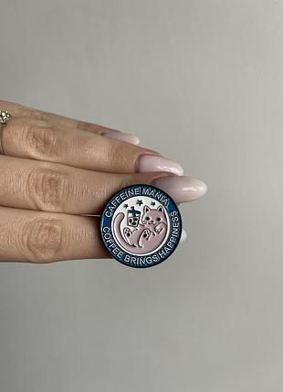 Пін значок металевий брошка кава “coffee brings happiness” | пін значок з котиком і кавою