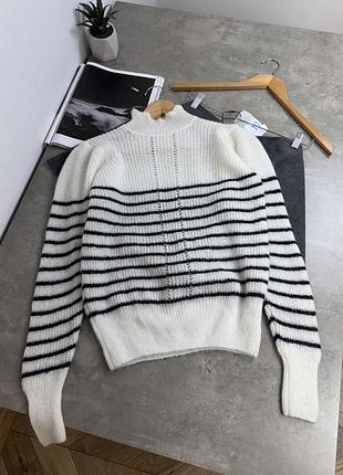 Светрик в смужку