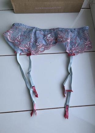 Класний пояс для панчох