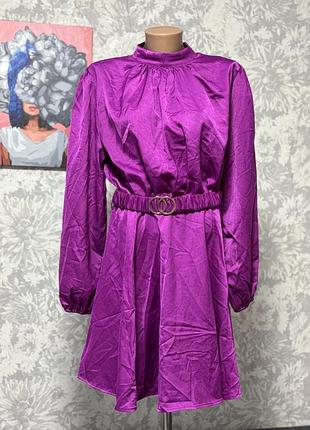 Сукня жіноча кольору фуксія