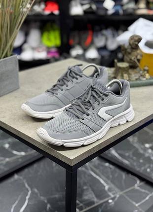 Чоловічі бігові кросівки kalenji run comfort.