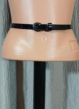 Чорний ремінь із блискучої штучної шкіри з пряжкою під зістарений пояс