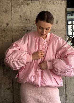 Дутый бомбер куртка оверсайз с драпировкой