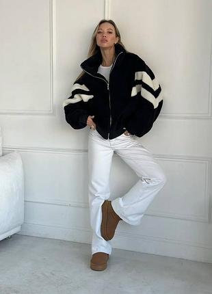 Крутая теплая женская куртка-бомбер