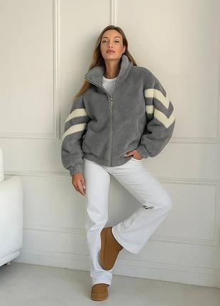 Крутая теплая женская куртка-бомбер