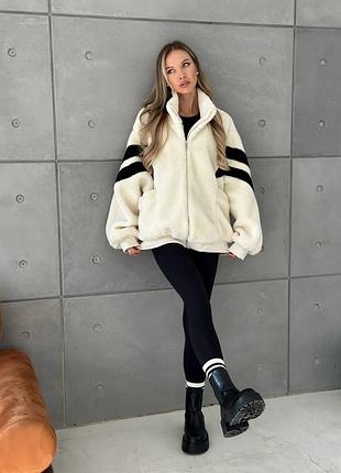 Крутая теплая женская куртка-бомбер