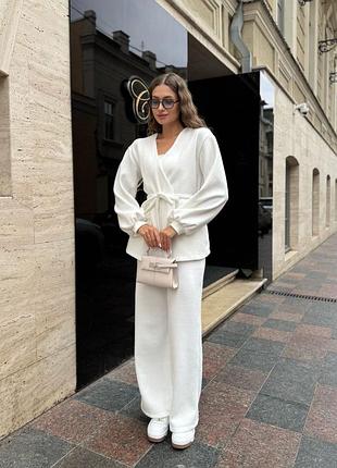 Женский брючный прогулочный костюм