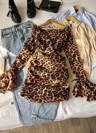 Нова ефектна сукня у лео принт з гарною спинкою