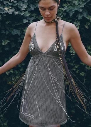 Короткое платье с бахромой и бисером