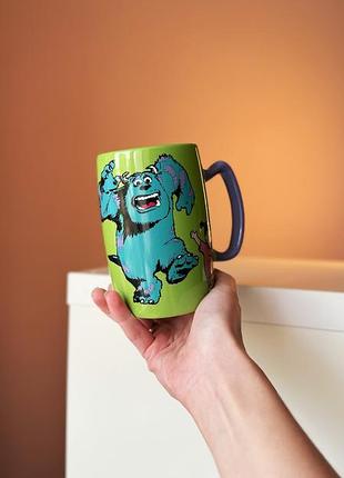 Чашка корпорація монстрів.