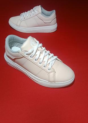 Женские бежевые кеды из эко кожи на платформе, размер 39, длина стельки 25 см