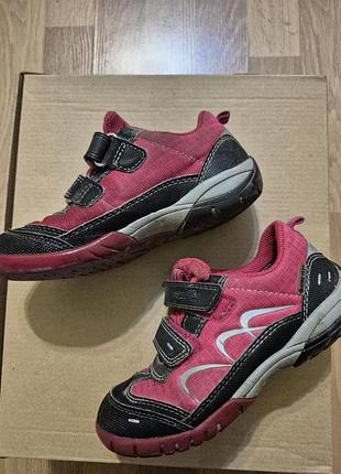 Кроссовки на девочку 18,5 см