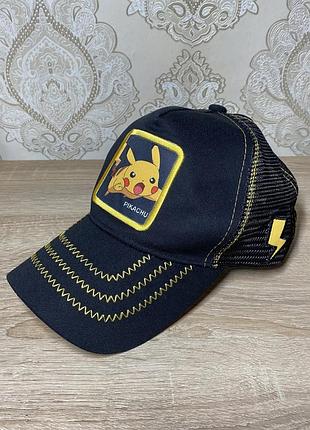 Кепка з покемонами "capslab pokémon pikachu black/yellow trucker"