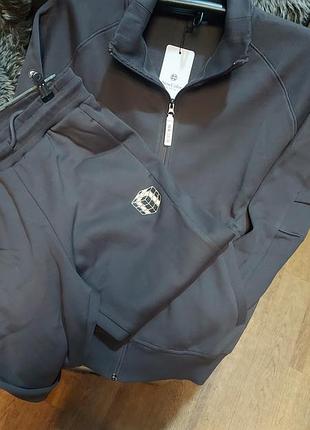 Костюм женский