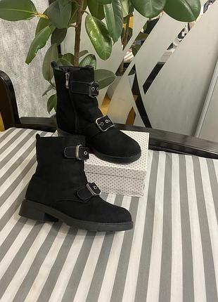 Чорні замшеві чобітки ботинки ботінки розмір 36 23,5 см