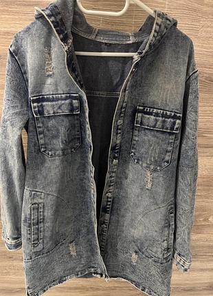 Гарна джинсова курточка з капюшоном