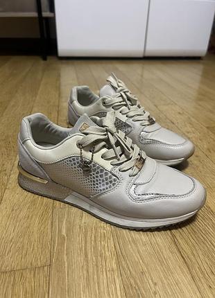 Осінні кросівки mexx