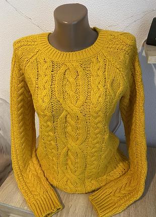 Жовтий в’язаний светр жіночий