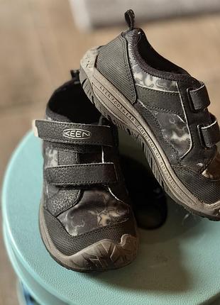 Кросівки дитячі keen 29 розмір устілка 18 см не промокающі