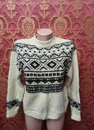 Теплый толстенький свитер очень мягкий размер s замес акрила и полиамида