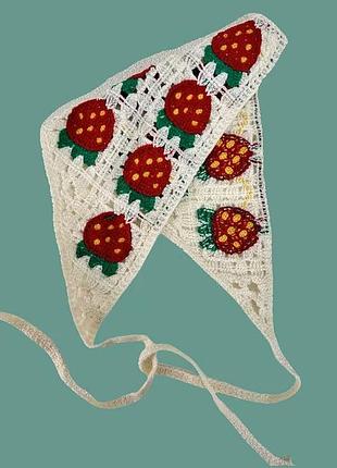 Треугольная повязка на голову во французскомточном стиле, вязаная крючком