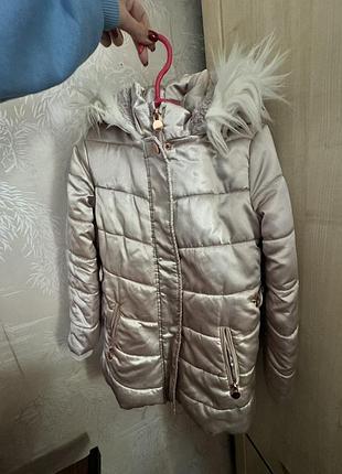 Зимняя куртка с мехом  на девочку 122-128см