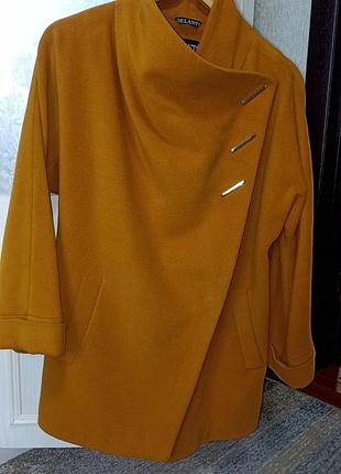 Пальто осеннее