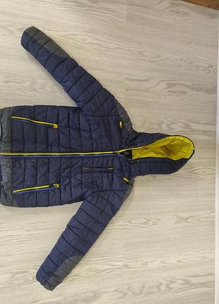 Теплая курточка на мальчика