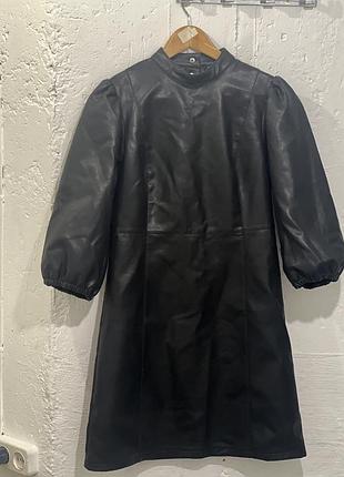 Шкіряне, тепле плаття