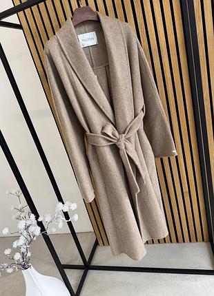 Жіноче пальто