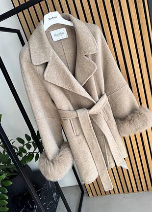 Жіноче пальто