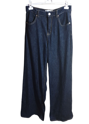 Моднячие широкие стрейчевые джинсы stradivarius