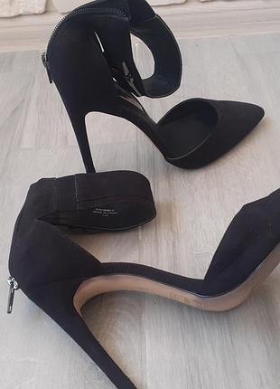 Босоножки замшеві