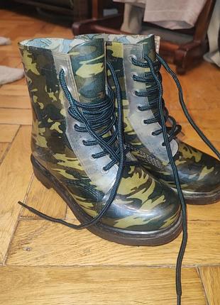 Резиновые сапоги на шнуровке