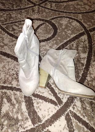 Ботинки женские.размеры разные!раздаж!цена 900 грн.