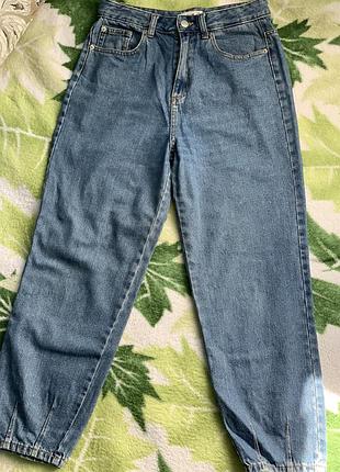 Жіночі джинси мом