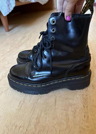 Чоботи dr. martens