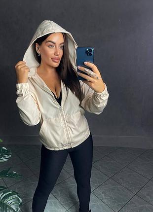 Ветровая женская