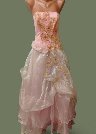 Бальное женское платье