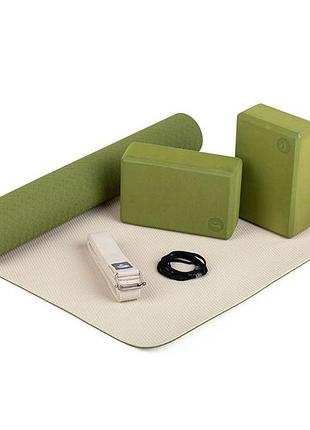 Оливковый спортивный комплект flow bodhi