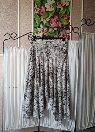 Стильна натуральна асиметрична юбка міді в зміїний принт m&s collection.