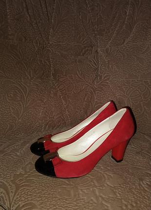 Красивые, классические туфли