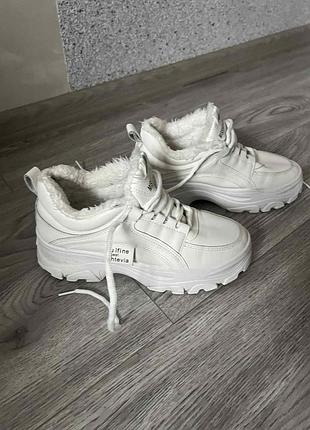 Кросівки зимові