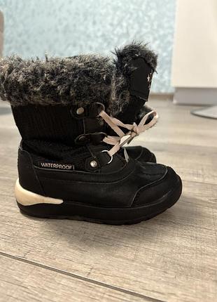 Зимові ботинки для дівчинки