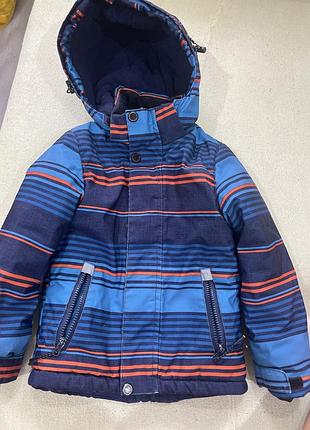 Зимова куртка на 3-4 роки
