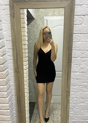 Сукня міні облягаюча