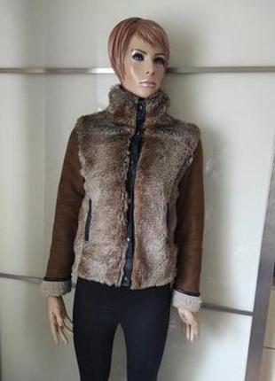 Женская коричневая демисезонная дубленка/шуба на кнопках с карманами от бренда yes or no